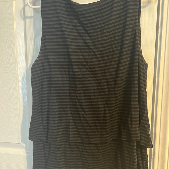 Black striped, size med tank - Picture 7 of 12